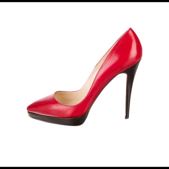 NWT Louboutin Plato red color